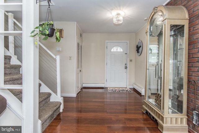 455 SNOWBALL DR, Levittown, PA 19056
