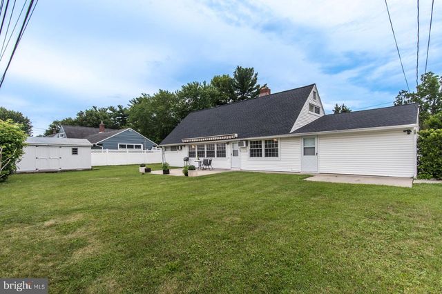 455 SNOWBALL DR, Levittown, PA 19056