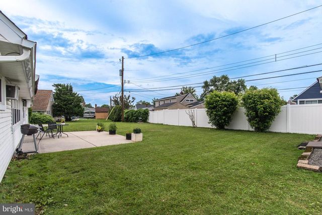 455 SNOWBALL DR, Levittown, PA 19056