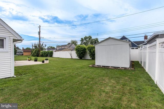 455 SNOWBALL DR, Levittown, PA 19056