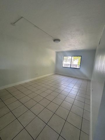 18253 NW 23rd Avenue 4, Miami Gardens, FL 33056