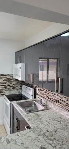 18253 NW 23rd Avenue 4, Miami Gardens, FL 33056