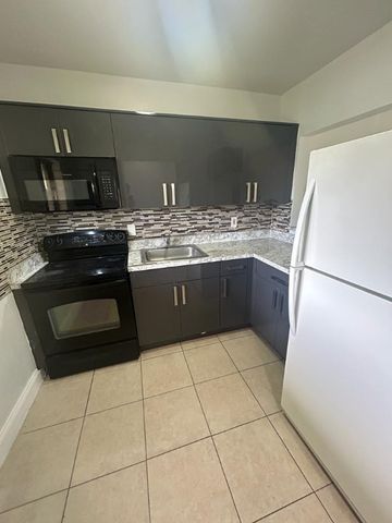 18253 NW 23rd Avenue 4, Miami Gardens, FL 33056