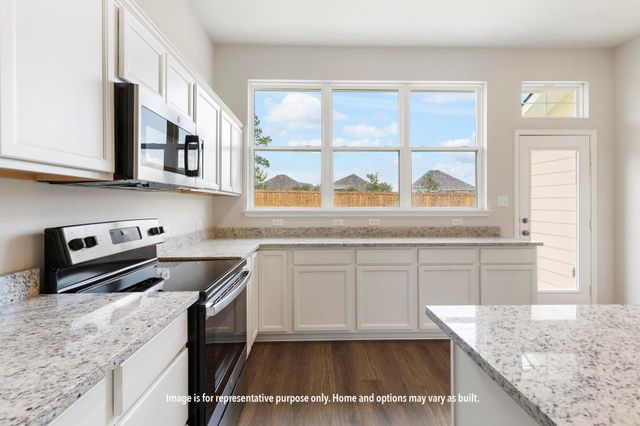 133 Walk Way DR, Jarrell, TX 76537