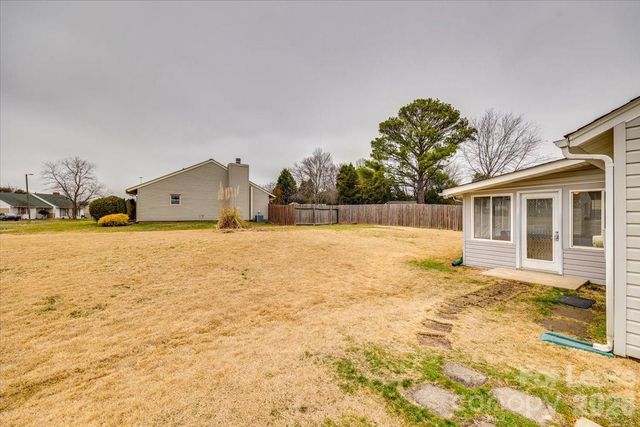 10932 Copperfield Drive, Pineville, NC 28134