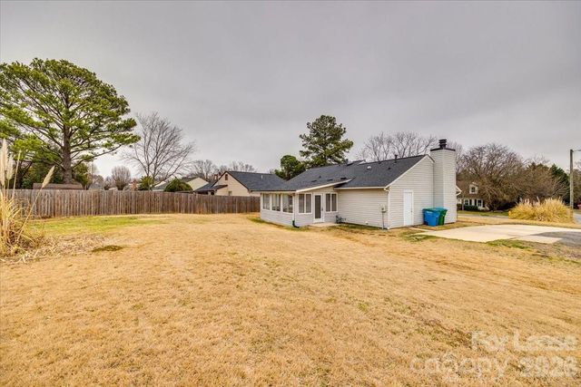 10932 Copperfield Drive, Pineville, NC 28134