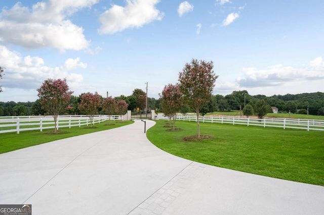 1054 Dee Kennedy Road, Auburn, GA 30011