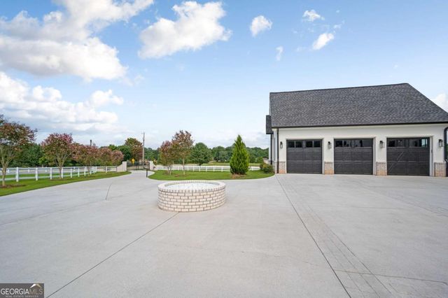 1054 Dee Kennedy Road, Auburn, GA 30011