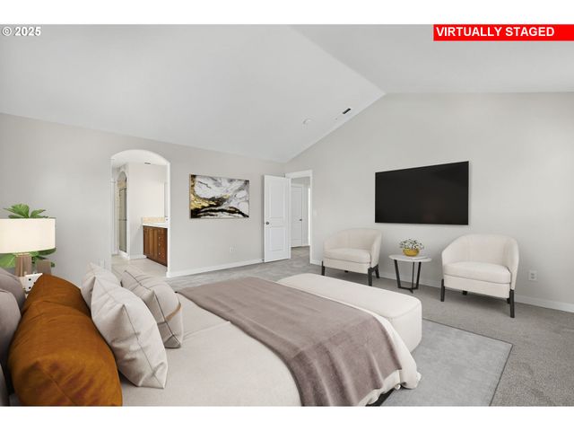 12818 Se MEADEHILL Ave, Happy Valley, OR 97086