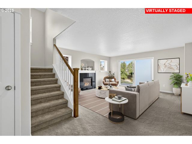 12818 Se MEADEHILL Ave, Happy Valley, OR 97086