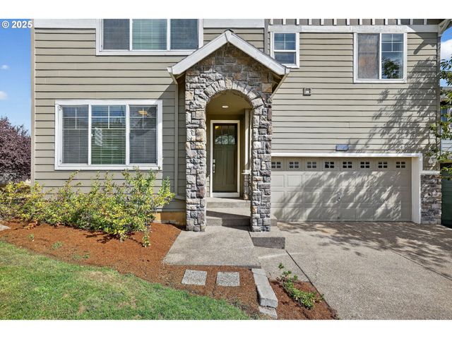 12818 Se MEADEHILL Ave, Happy Valley, OR 97086