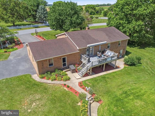 21925 BEAVERBROOK DR, Smithsburg, MD 21783
