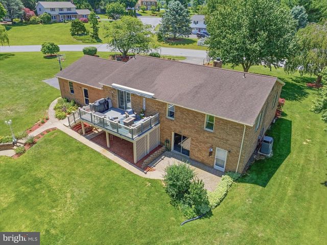 21925 BEAVERBROOK DR, Smithsburg, MD 21783