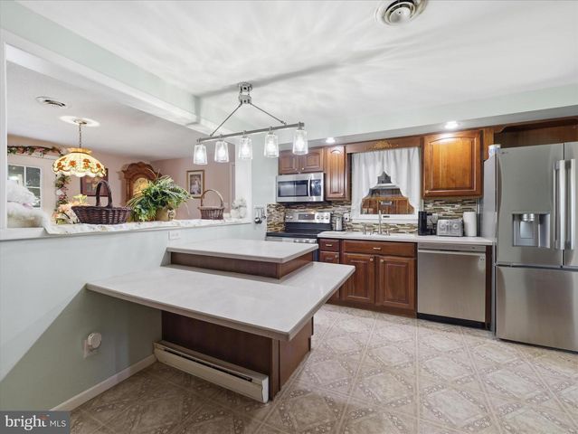 21925 BEAVERBROOK DR, Smithsburg, MD 21783