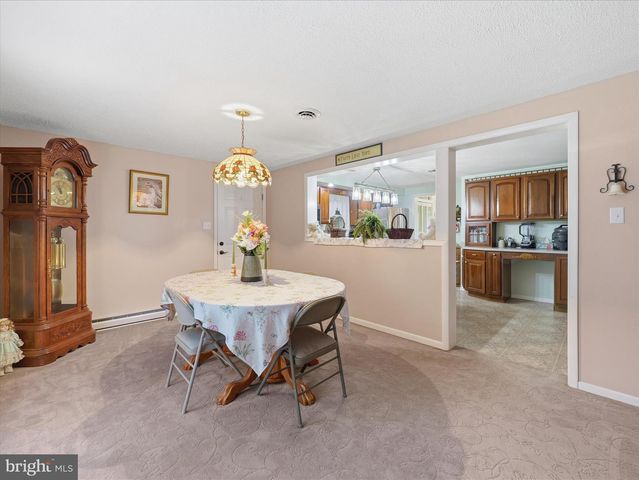 21925 BEAVERBROOK DR, Smithsburg, MD 21783