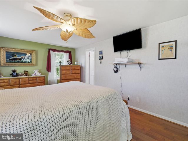 21925 BEAVERBROOK DR, Smithsburg, MD 21783