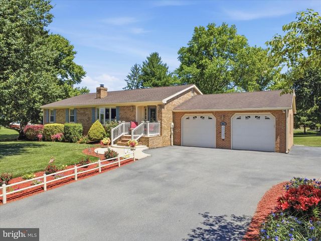 21925 BEAVERBROOK DR, Smithsburg, MD 21783