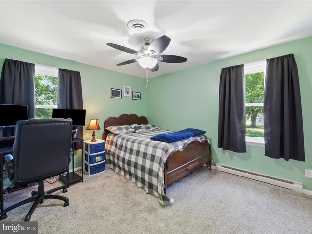 21925 BEAVERBROOK DR, Smithsburg, MD 21783