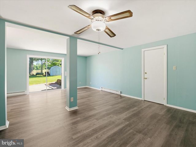 21925 BEAVERBROOK DR, Smithsburg, MD 21783
