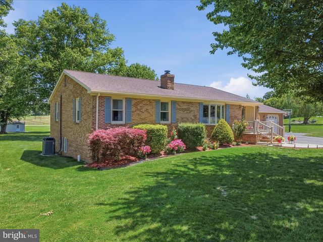 21925 BEAVERBROOK DR, Smithsburg, MD 21783