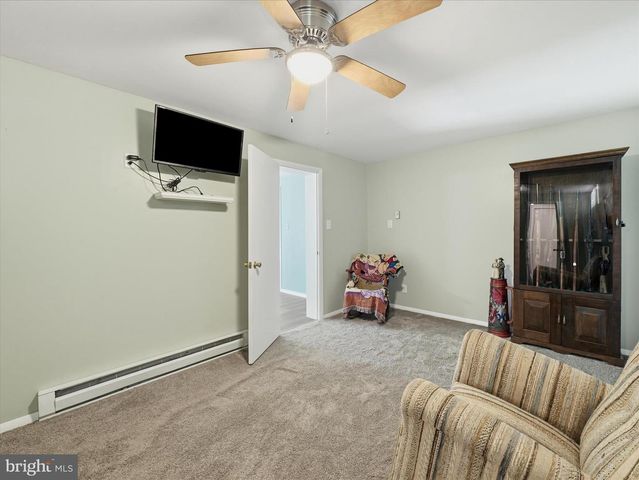 21925 BEAVERBROOK DR, Smithsburg, MD 21783