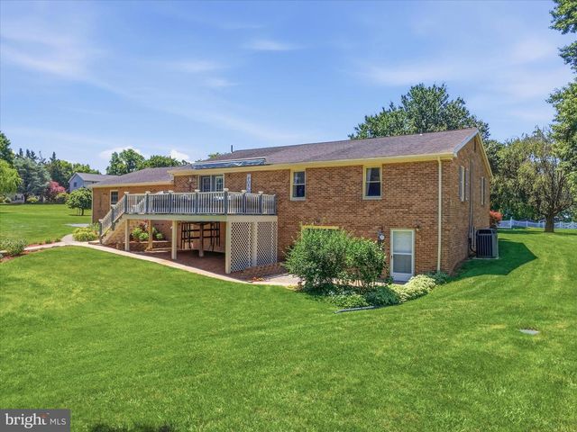 21925 BEAVERBROOK DR, Smithsburg, MD 21783