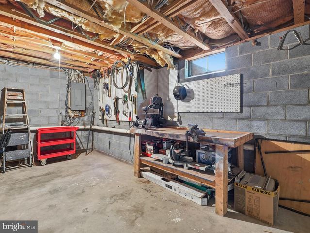 21925 BEAVERBROOK DR, Smithsburg, MD 21783