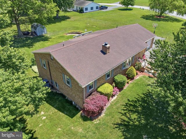 21925 BEAVERBROOK DR, Smithsburg, MD 21783