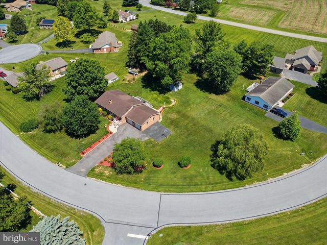 21925 BEAVERBROOK DR, Smithsburg, MD 21783