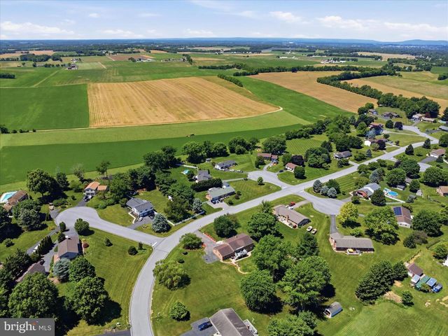 21925 BEAVERBROOK DR, Smithsburg, MD 21783