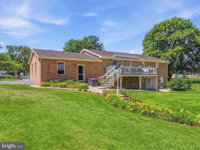 21925 BEAVERBROOK DR, Smithsburg, MD 21783