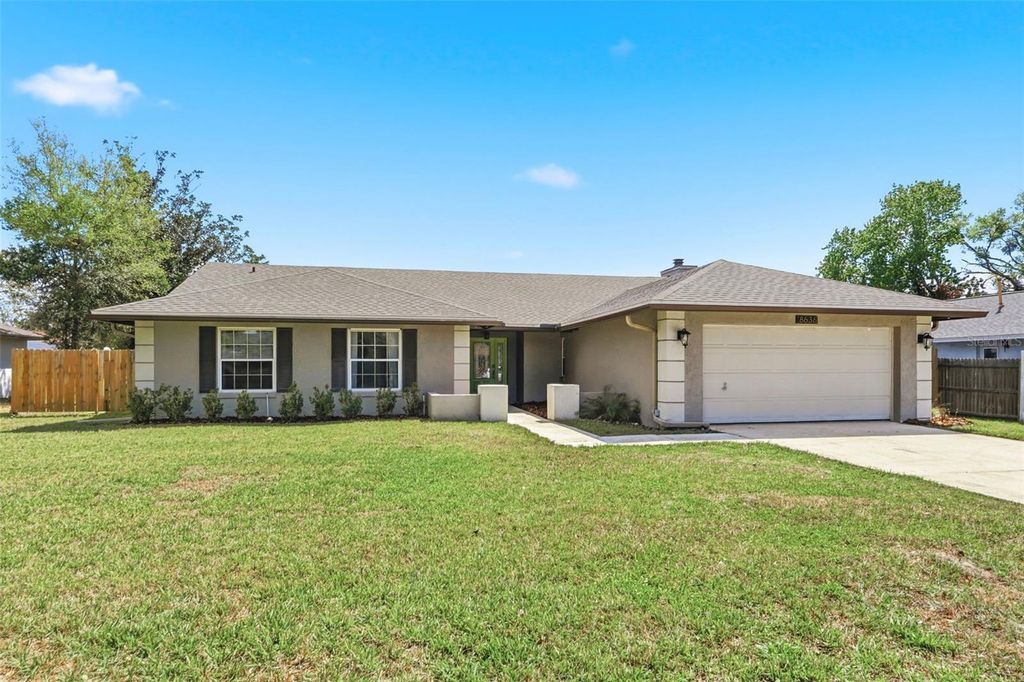 Image 1 of property listing at 8636 ALEGRE CIR, Orlando, FL 32836