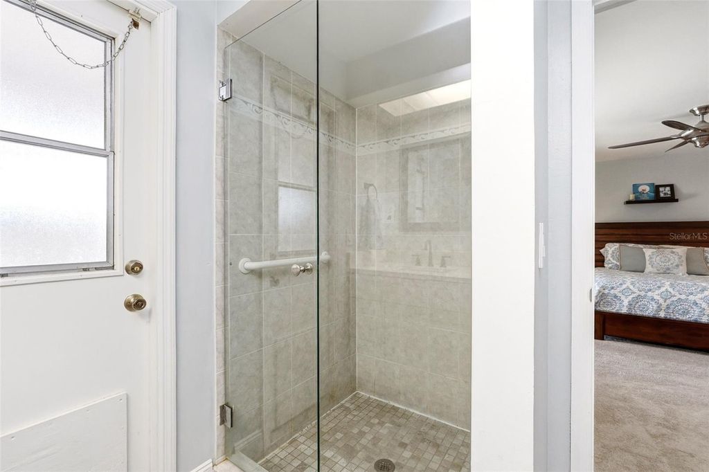 Image 17 of property listing at 8636 ALEGRE CIR, Orlando, FL 32836