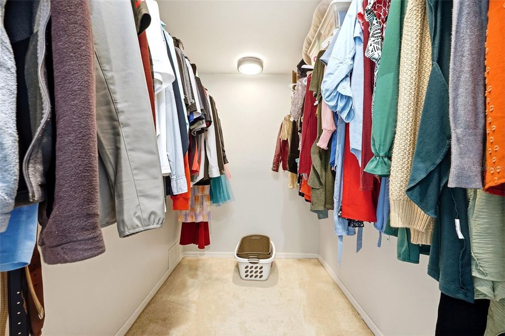 Image 18 of property listing at 8636 ALEGRE CIR, Orlando, FL 32836