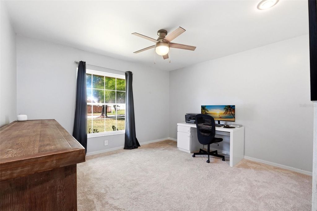 Image 19 of property listing at 8636 ALEGRE CIR, Orlando, FL 32836