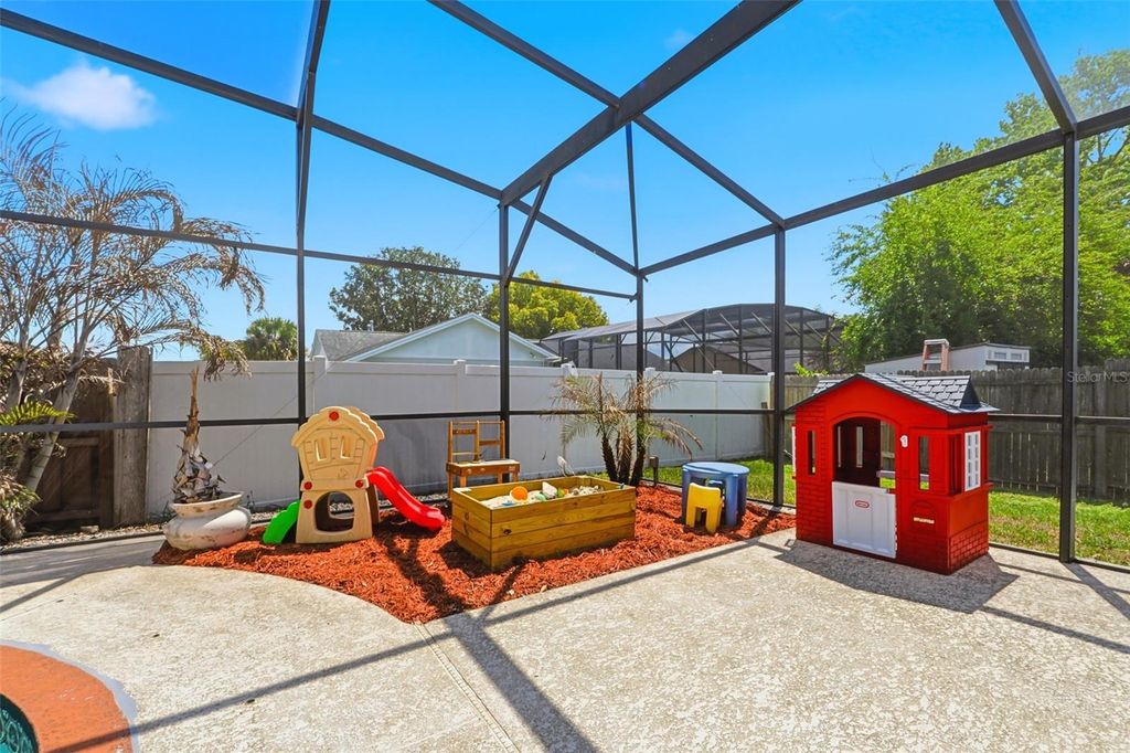 Image 25 of property listing at 8636 ALEGRE CIR, Orlando, FL 32836