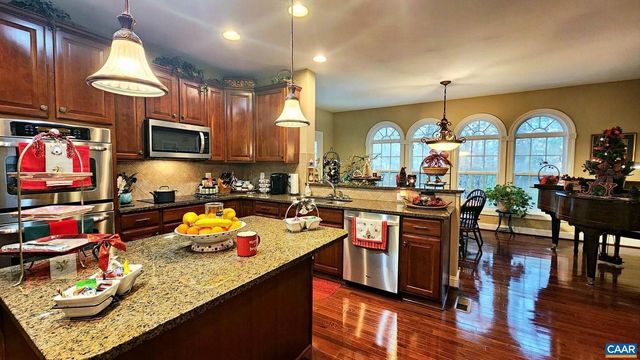 2 FOREST CT, Zion Crossroads, VA 22942