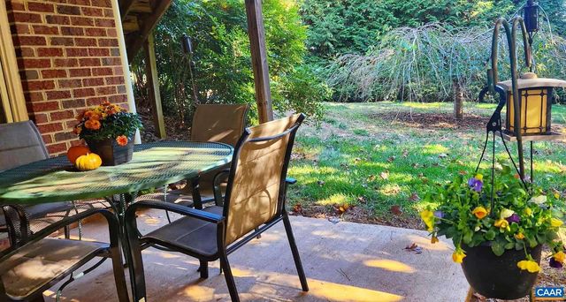 2 FOREST CT, Zion Crossroads, VA 22942