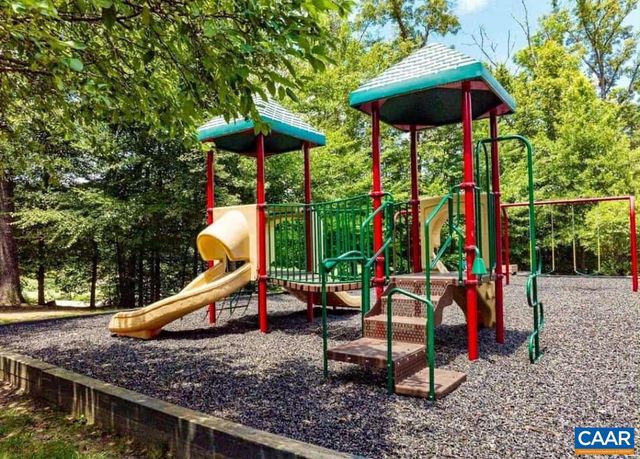 2 FOREST CT, Zion Crossroads, VA 22942