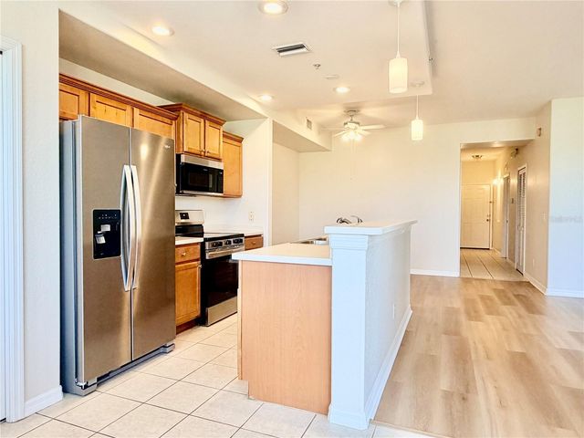 819 FAIRWAYCOVE LANE 102, Bradenton, FL 34212