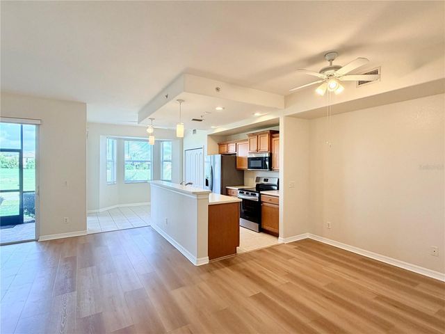 819 FAIRWAYCOVE LANE 102, Bradenton, FL 34212