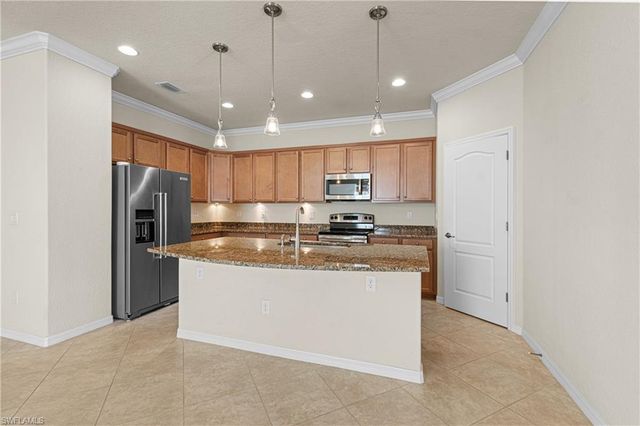11284 Red Bluff LN, Fort Myers, FL 33912
