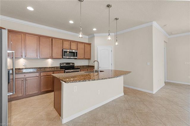 11284 Red Bluff LN, Fort Myers, FL 33912