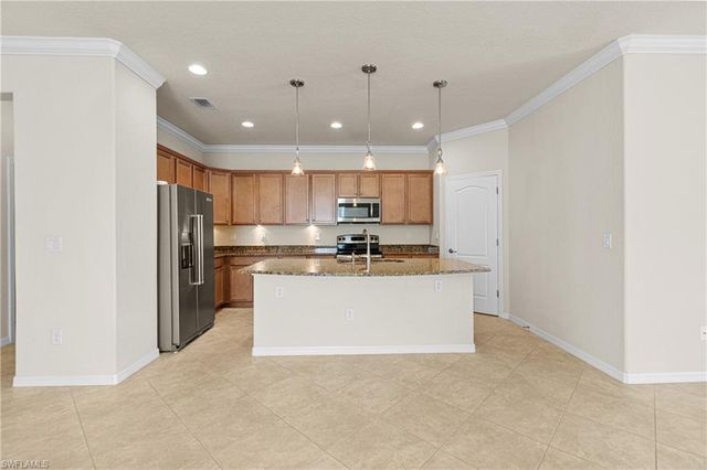 11284 Red Bluff LN, Fort Myers, FL 33912