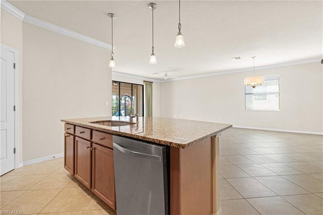 11284 Red Bluff LN, Fort Myers, FL 33912