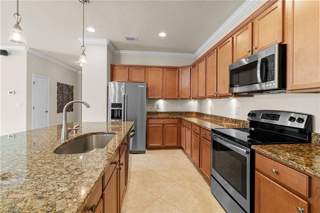 11284 Red Bluff LN, Fort Myers, FL 33912
