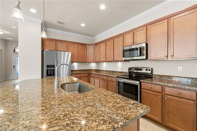 11284 Red Bluff LN, Fort Myers, FL 33912