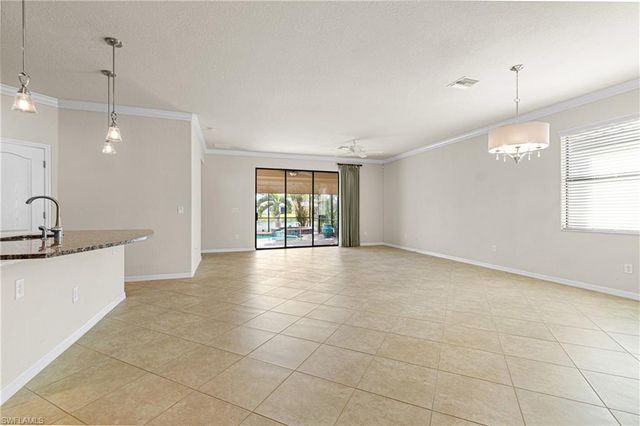 11284 Red Bluff LN, Fort Myers, FL 33912