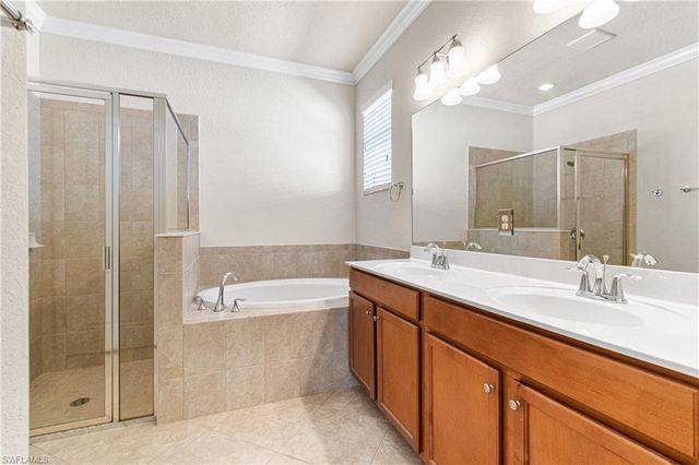 11284 Red Bluff LN, Fort Myers, FL 33912