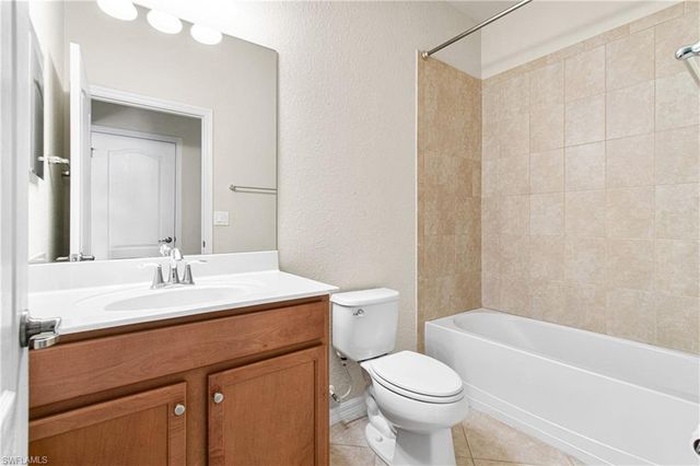 11284 Red Bluff LN, Fort Myers, FL 33912